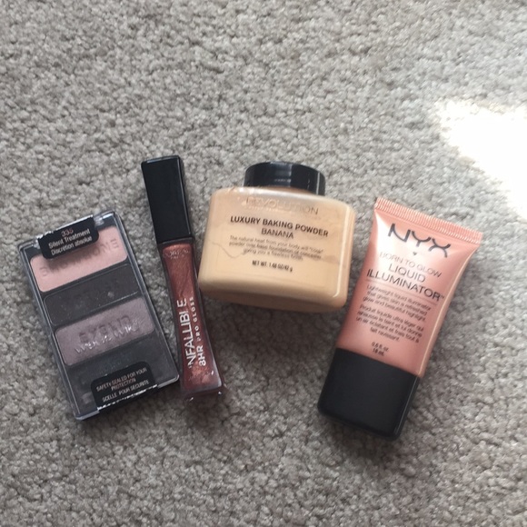 Makeup Bundle - Picture 1 of 3